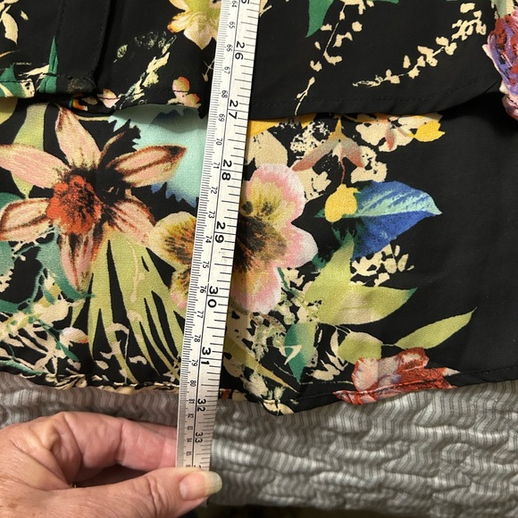 💐 Colorful hi-lo sleeveless top 💐 - Picture 8 of 8